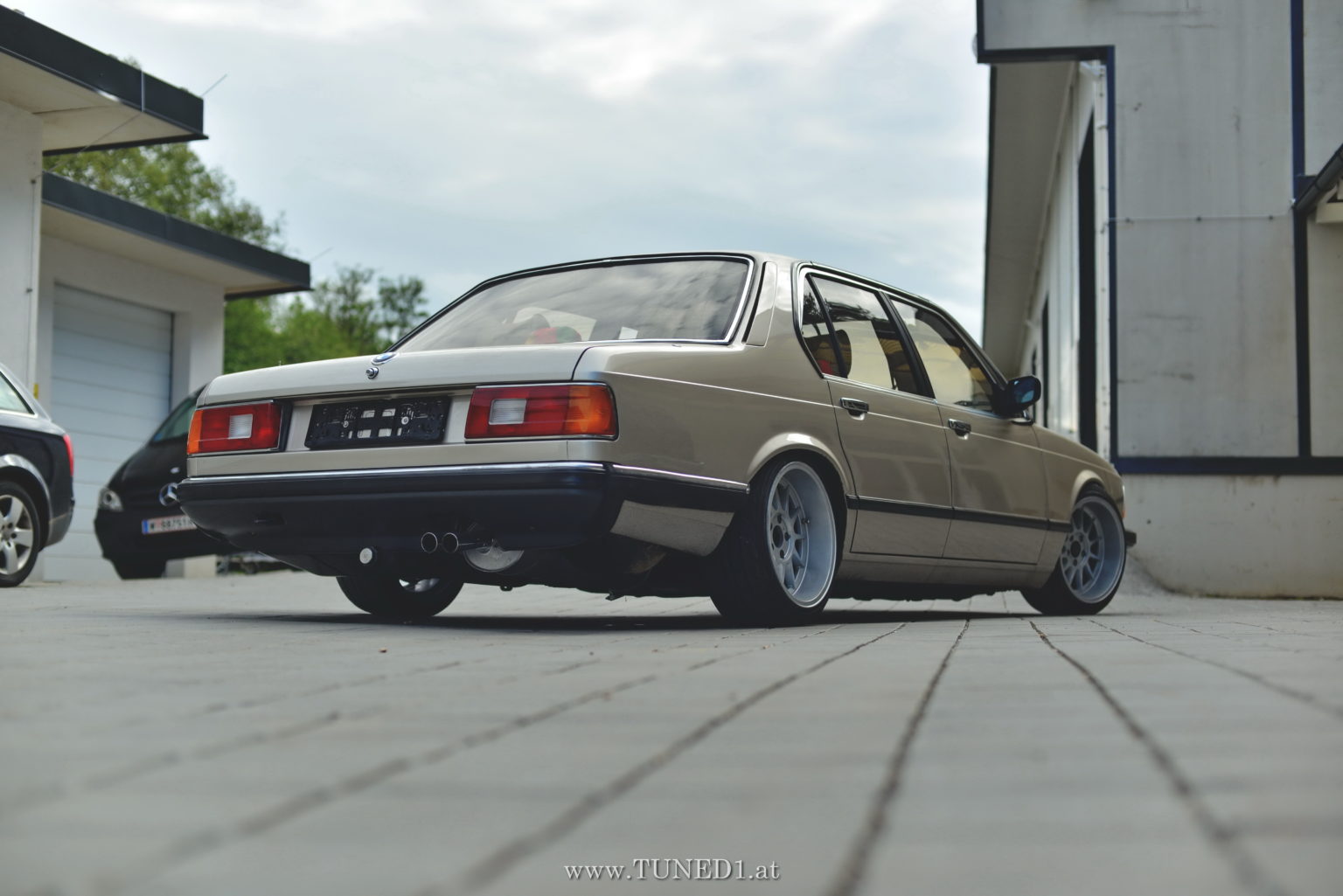 Bmw e23 stance